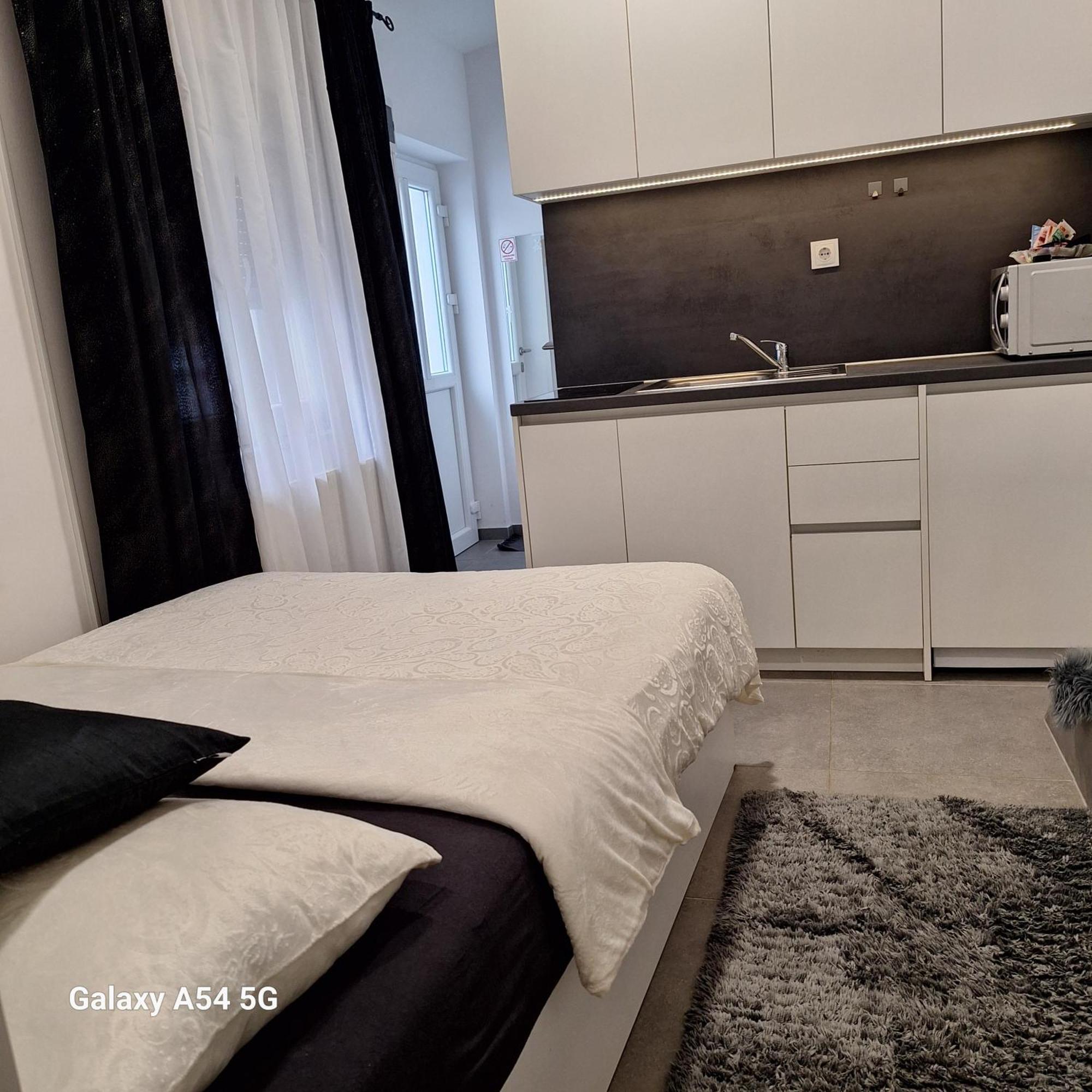 Studio Apartmani Louis I Lola 자그레브 외부 사진