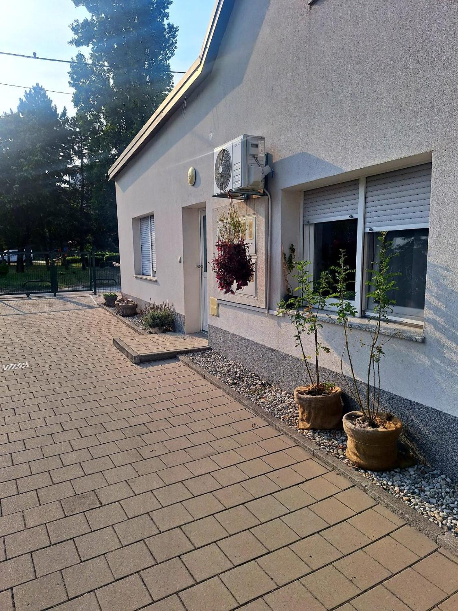 Studio Apartmani Louis I Lola 자그레브 외부 사진